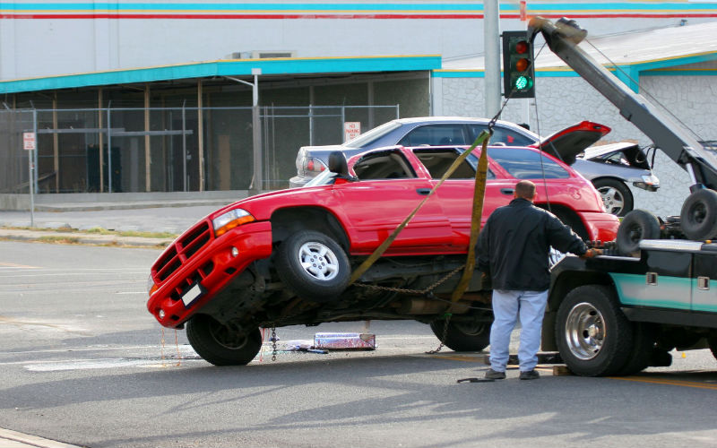 Situations That Will Require to Use Professional Car Roadside Assistance